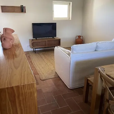 Charming House With Pool In Center Town Vakantiehuis