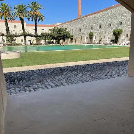Charming House With Pool In Center Town Vakantiehuis